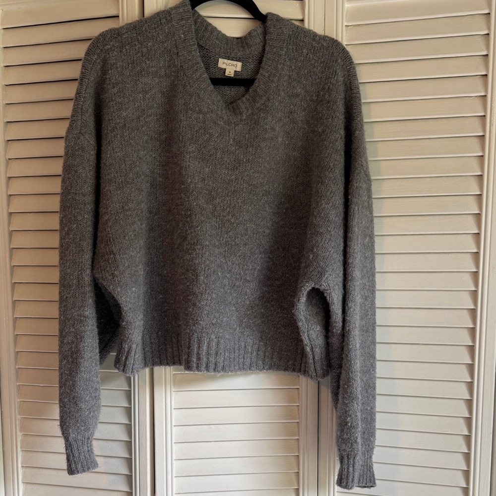 Pilcro Women's Gray Crew Neck Sweater